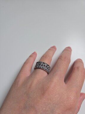 Pandora silver ring with cubic zirconia